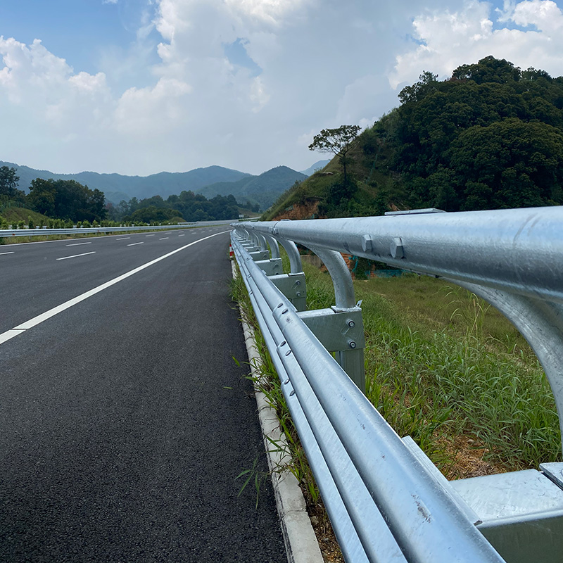 高速護欄